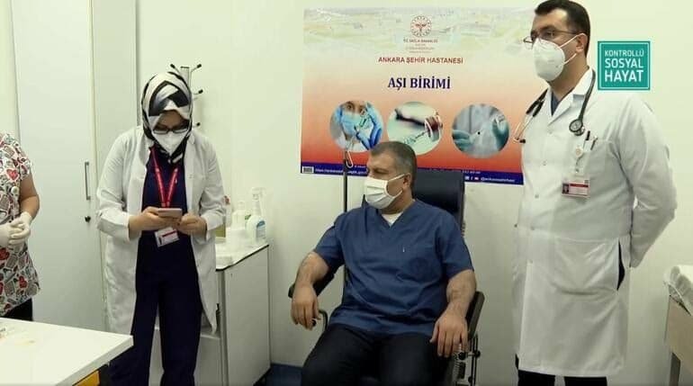 Türkiyənin səhiyyə naziri peyvənd edildi - FOTO - foto 1