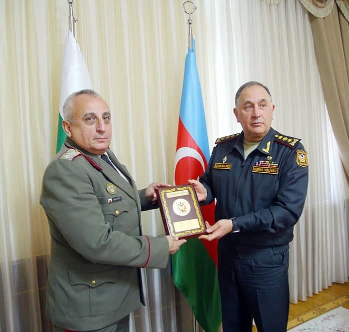 Kərim Vəliyev Bolqarıstan Hərbi Akademiyasının rəisi ilə görüşdü - FOTO - foto 1