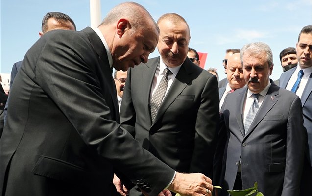 İlham Əliyevlə Ərdoğanın görüşündən səmimi - FOTOLAR - foto 3