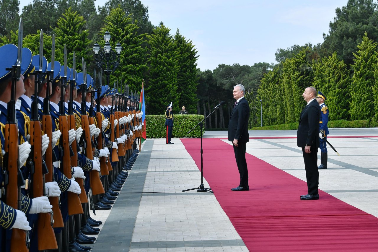 Litva Prezidentinin Bakıda qarşılanma mərasimi oldu - FOTO/VİDEO - foto 6