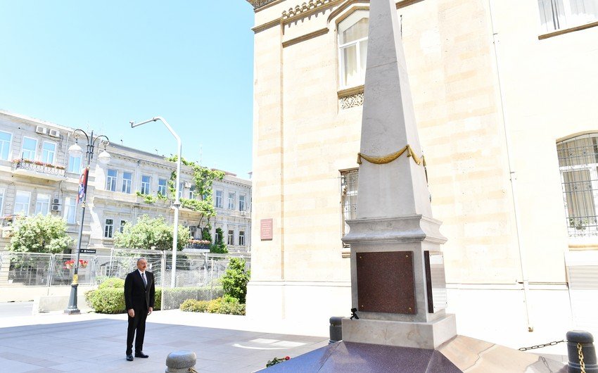 İlham Əliyev Azərbaycan Xalq Cümhuriyyəti abidəsini ziyarət etdi - FOTO - foto 1