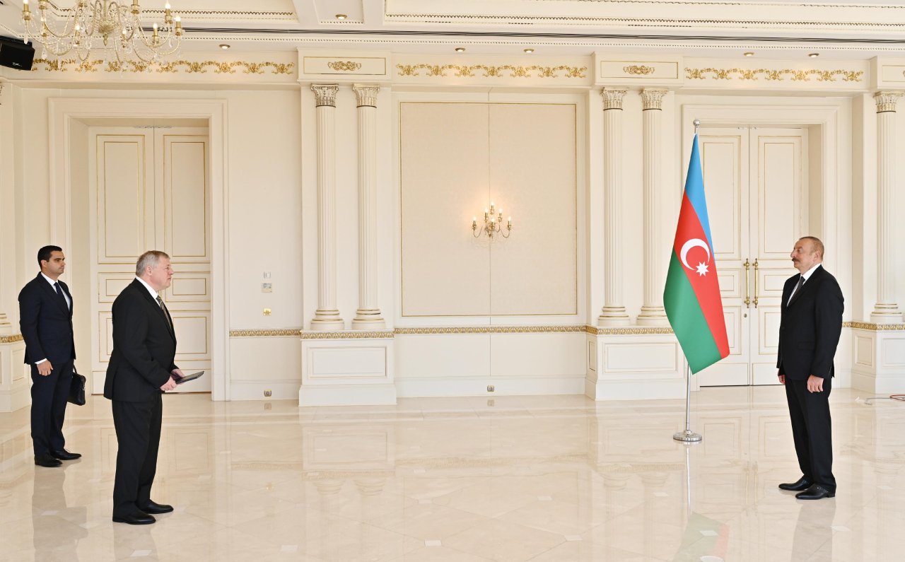 Prezident Slovakiyanın yeni səfirinin etimadnaməsini qəbul edib - FOTO - foto 2