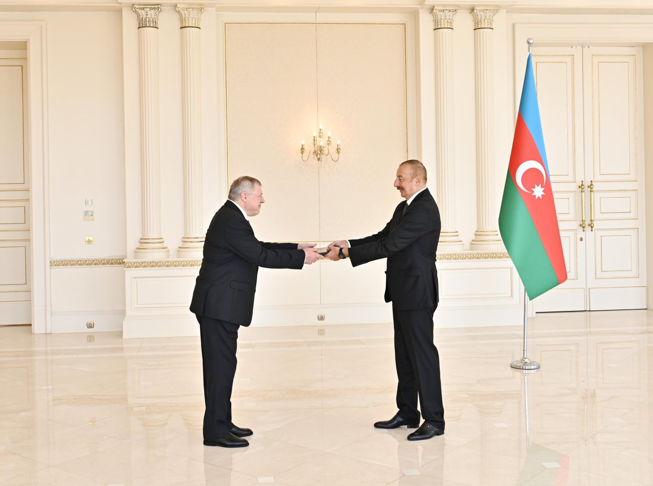 Prezident Slovakiyanın yeni səfirinin etimadnaməsini qəbul edib - FOTO - foto 3