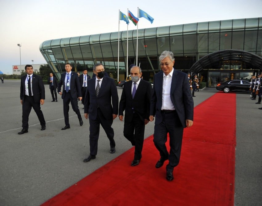 Qazaxıstan Prezidentinin rəsmi səfəri başa çatdı - FOTO - foto 2