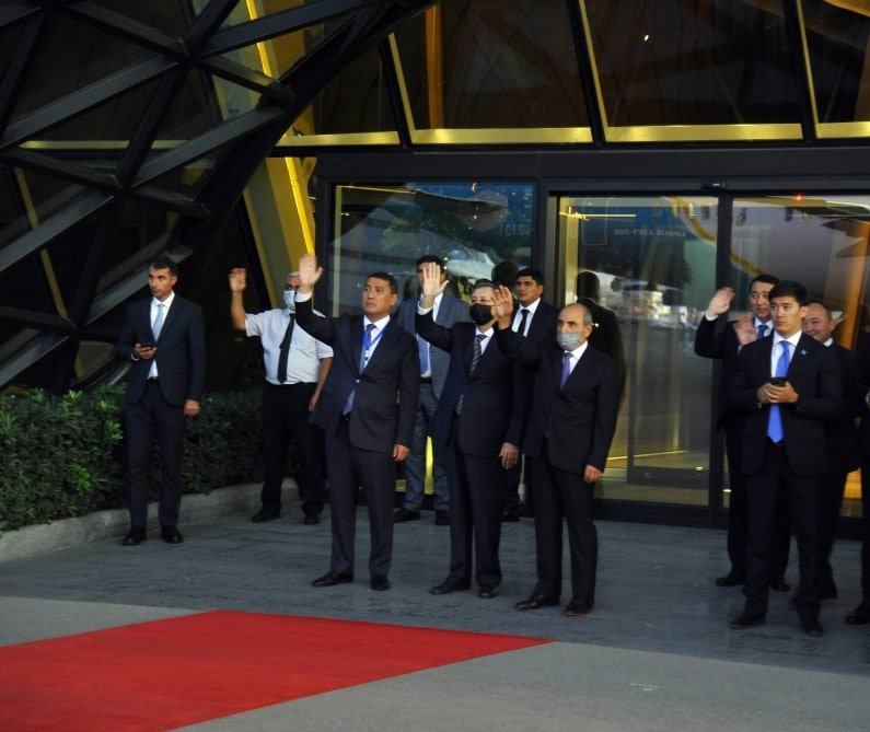 Qazaxıstan Prezidentinin rəsmi səfəri başa çatdı - FOTO - foto 3