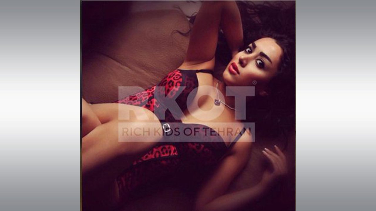 İran rəsmisinin bacısı qızının açıq FOTOLARI yayıldı   - foto 3