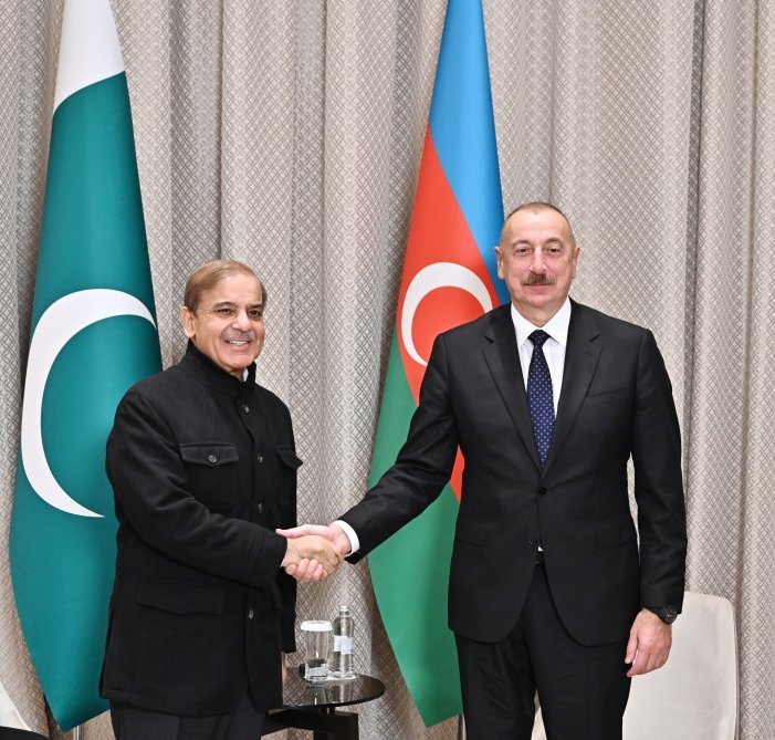 İlham Əliyev Astanada Pakistanın Baş naziri ilə görüşdü - FOTO - foto 1