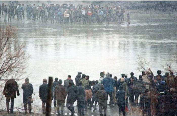 Çalxalanan İran və başını itirmiş molla rejimi - FOTO - foto 1