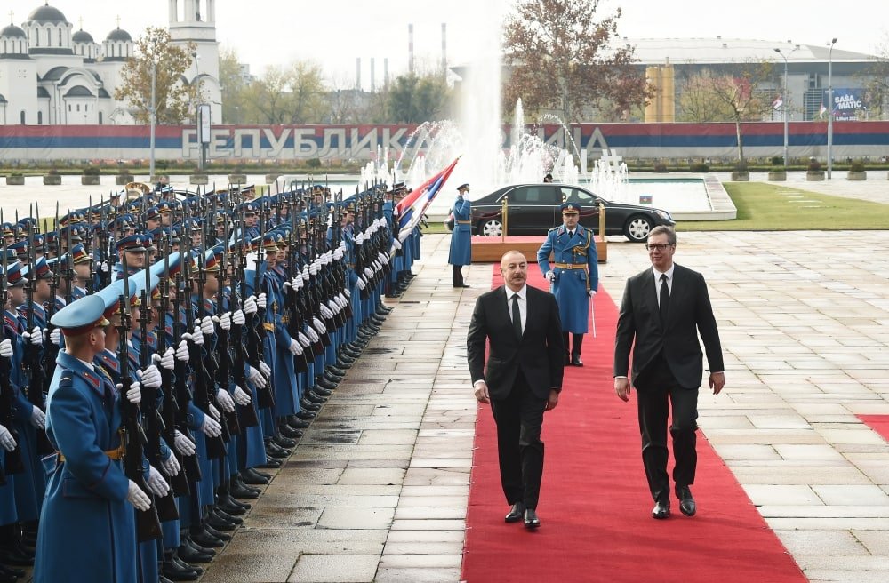 Belqradda İlham Əliyevi Serbiya Prezidenti özü qarşıladı - FOTO/VİDEO - foto 2