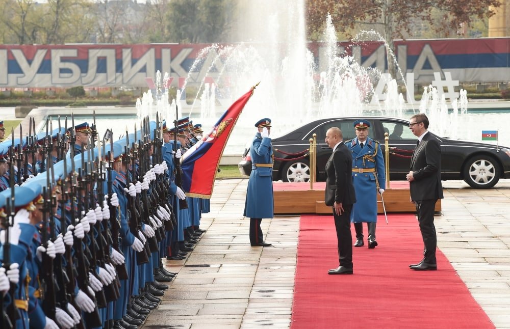 Belqradda İlham Əliyevi Serbiya Prezidenti özü qarşıladı - FOTO/VİDEO - foto 4