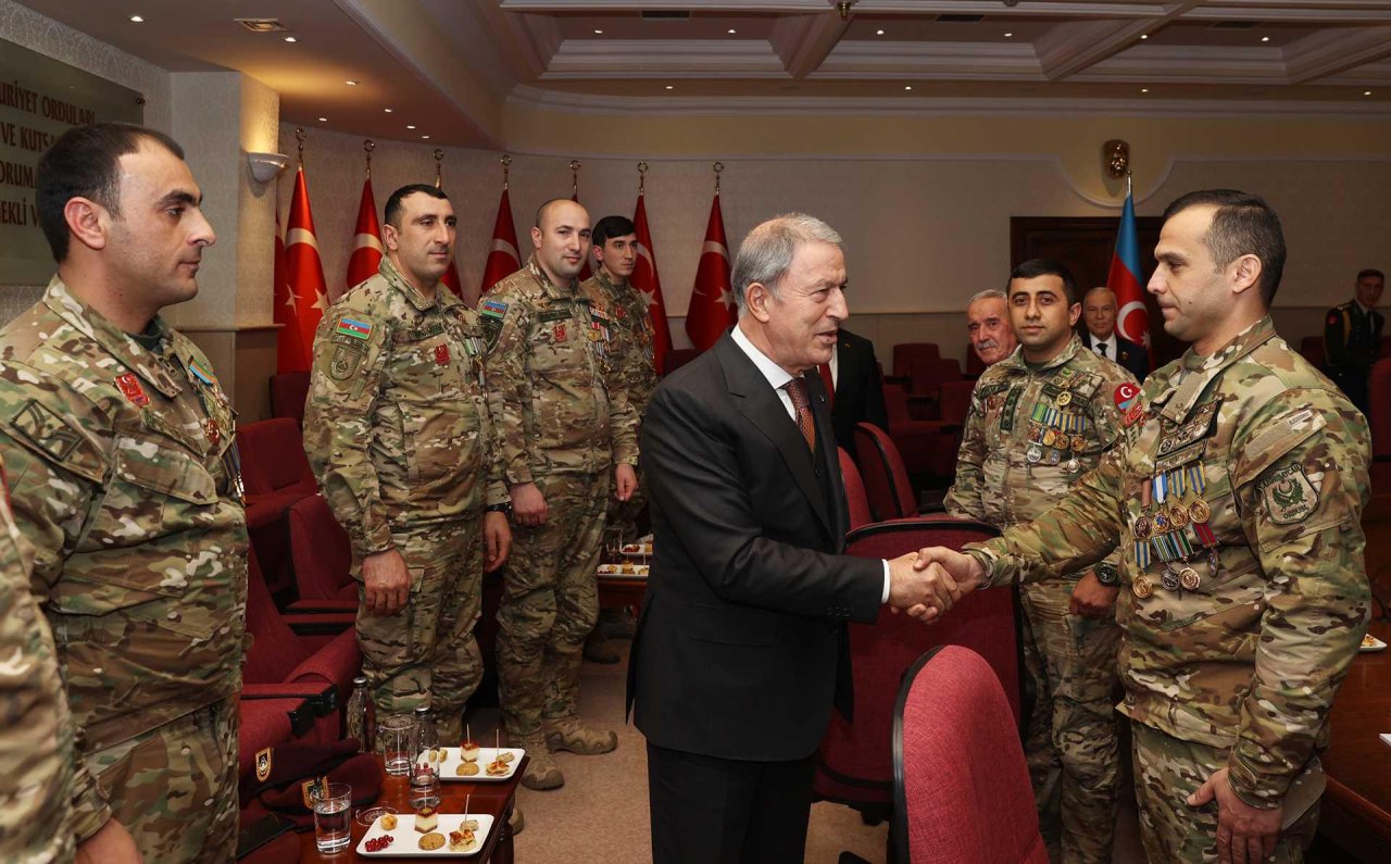Hulusi Akar azərbaycanlı qazilərlə görüşdü – FOTO/VİDEO - foto 5