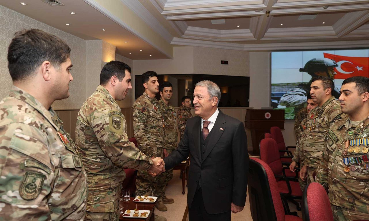 Hulusi Akar azərbaycanlı qazilərlə görüşdü – FOTO/VİDEO - foto 4