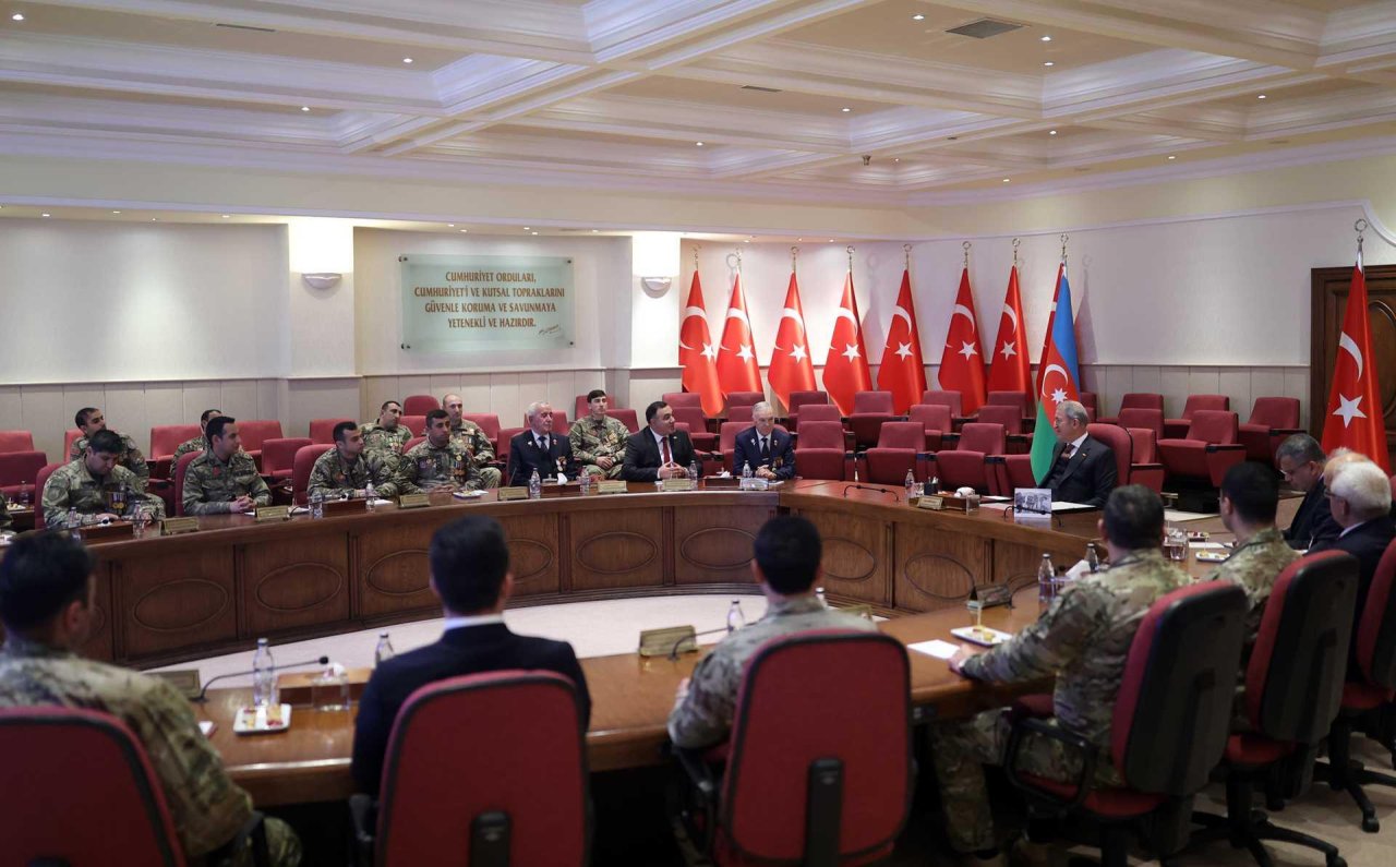 Hulusi Akar azərbaycanlı qazilərlə görüşdü – FOTO/VİDEO - foto 3