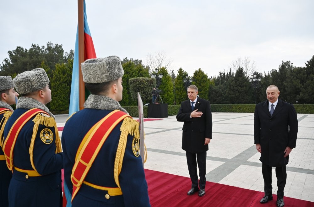 Rumıniya Prezidentinin rəsmi qarşılanma mərasimi oldu - FOTOVİDEO - foto 1