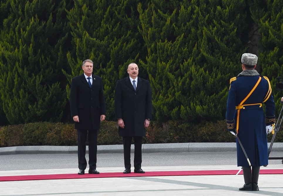 Rumıniya Prezidentinin rəsmi qarşılanma mərasimi oldu - FOTOVİDEO - foto 3