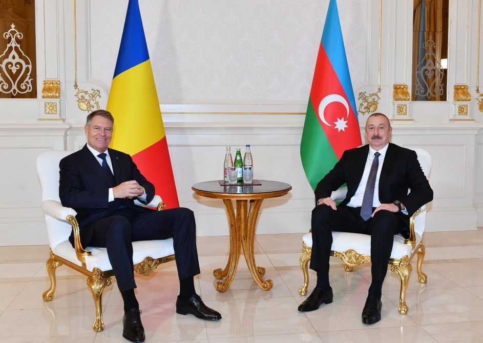 Azərbaycan və Rumıniya prezidentlərinin təkbətək görüşü olub - FOTO/VİDEO - foto 1
