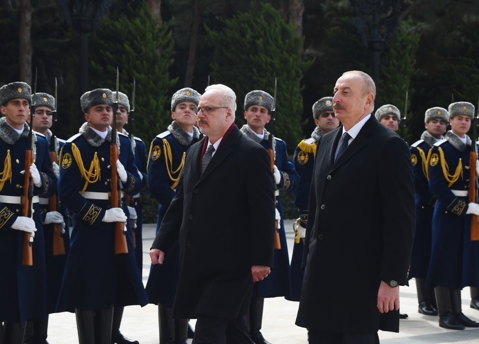 Latviya Prezidentinin rəsmi qarşılanma mərasimi oldu - FOTO/VİDEO - foto 1