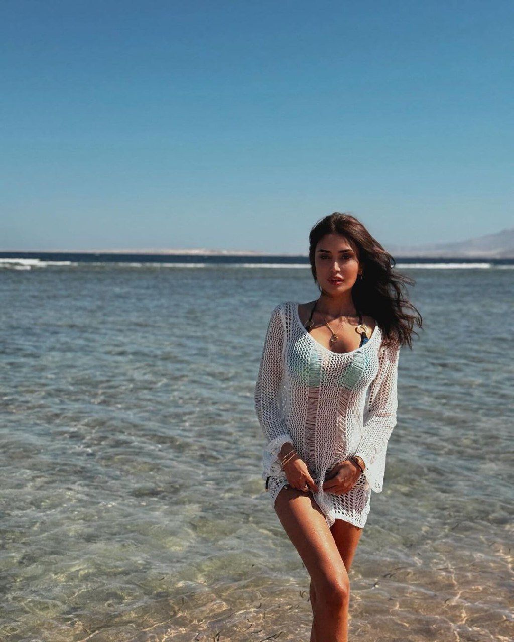 Misirdə istirahət edən Pərvinin çimərlik geyimində "yandırıb-yaxan" FOTOLARI - foto 3