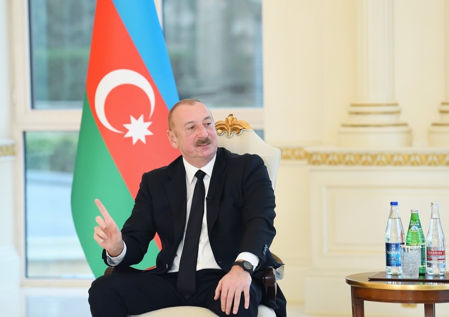 İlham Əliyev yerli televiziya kanallarına MÜSAHİBƏ VERDİ - FOTO/VİDEO - foto 8