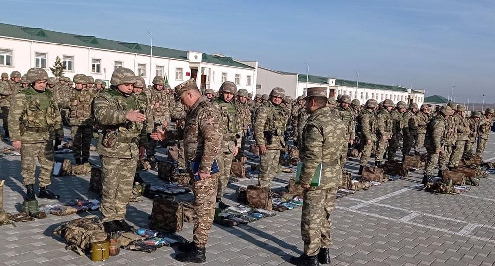 Hərbi hissələrdə döyüş texnikası və silahlar yoxlanılır – FOTO/VİDEO   - foto 3