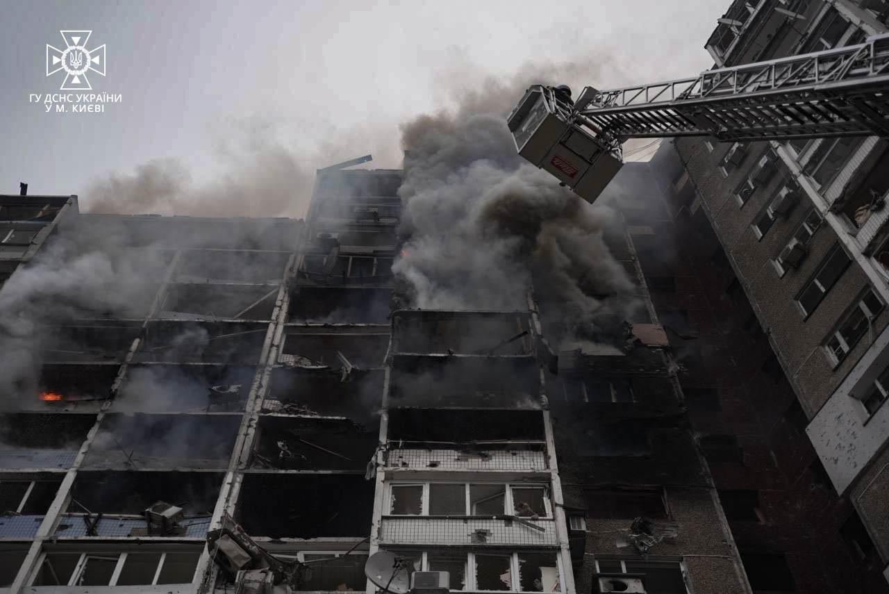 Rusiya ordusu Ukraynaya raket və dronlarla zərbə endirdi - FOTO/VİDEO - foto 1