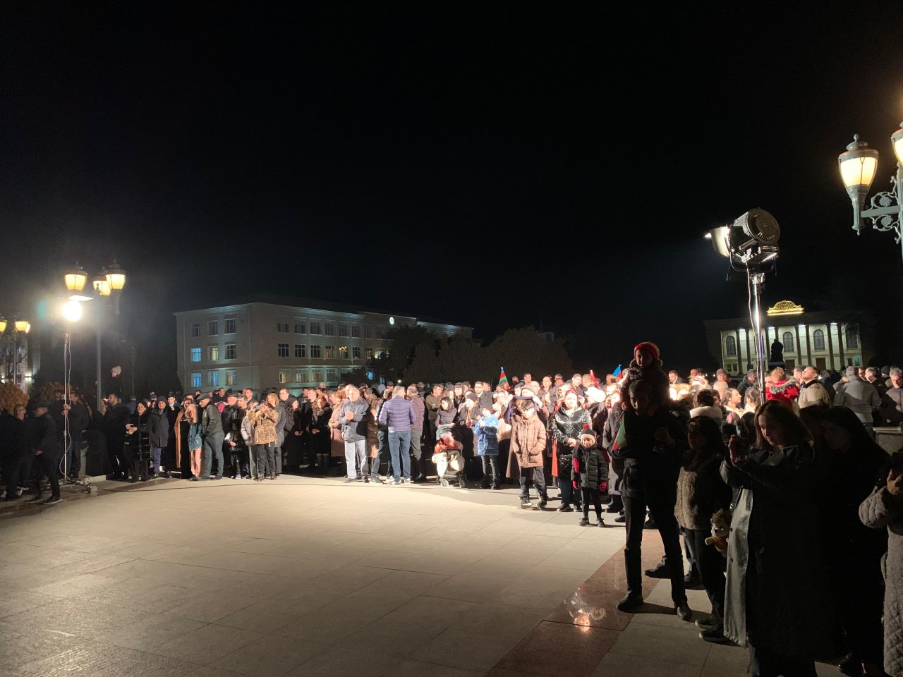 Naxçıvanda prezident seçkilərinin nəticələri bayram ab-havası ilə qarşılanıb - FOTO/VİDEO - foto 1