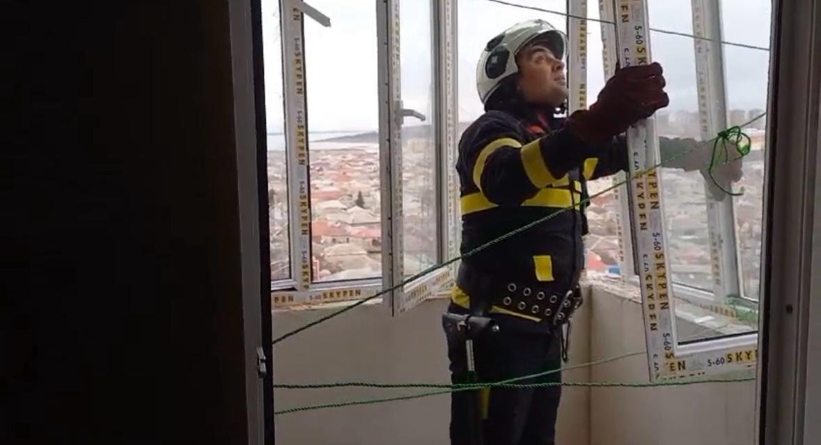 Xırdalanda mənzildə partlayış olub, xəsarət alan var - FOTO/VİDEO - foto 2