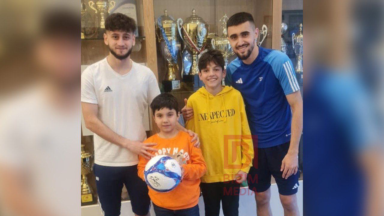 "Qarabağ" futbolçusunun onunla görüşmək istəyində olan kiçik azarkeşi ilə səmimi GÖRÜŞÜ – VİDEO  - foto 1