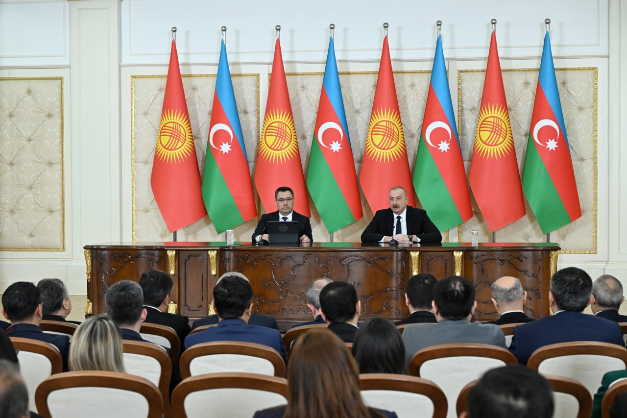 İlham Əliyev və Sadır Japarov mətbuata bəyanatlarla çıxış ediblər – FOTO/VİDEO - foto 7