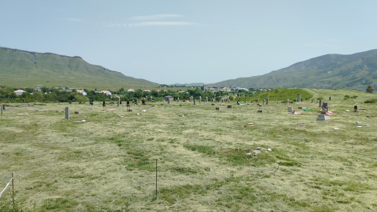 Birinci Qarabağ müharibəsinin daha beş şəhidi Xocalıda dəfn edilib - FOTO/VİDEO - foto 5