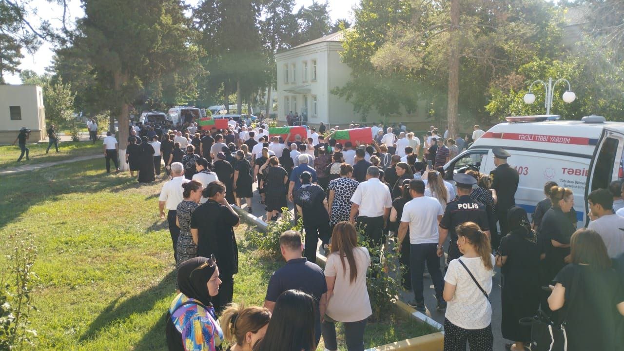 Birinci Qarabağ müharibəsinin daha 6 şəhidi ilə vida mərasimi keçirilib – FOTO/VİDEO - foto 1