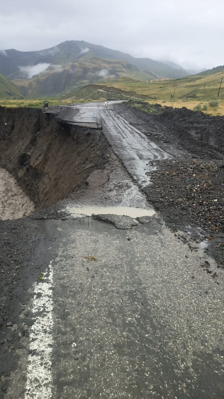Quba-Xınalıq yolu bağlandı - FOTO/VİDEO - foto 1