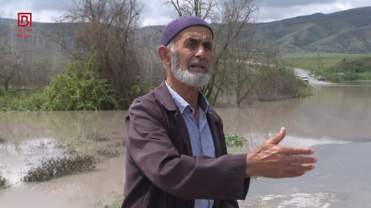 Şəkidə sel sularının blokadaya saldığı kənddən REPORTAJ – FOTO/VIDEO - foto 1