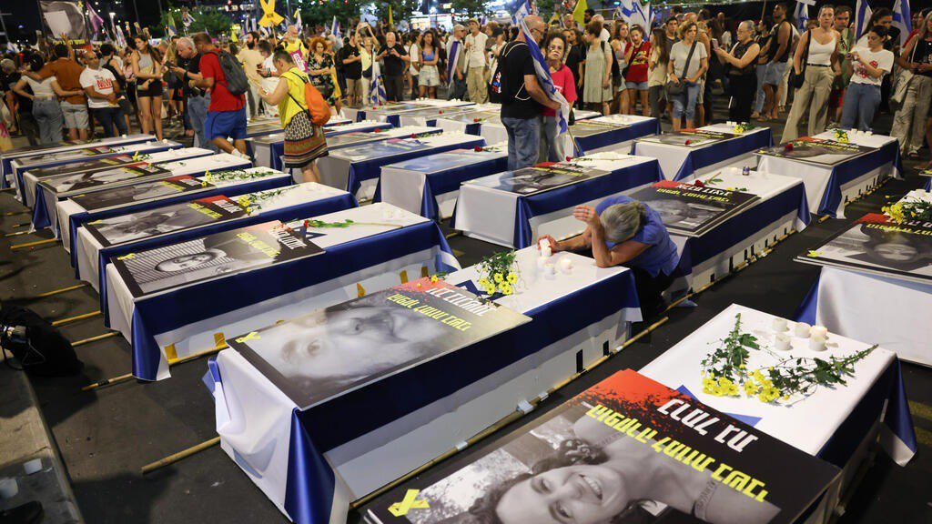 İsraildə hökumət əleyhinə kütləvi nümayişlər KEÇİRİLİR - FOTO - foto 3