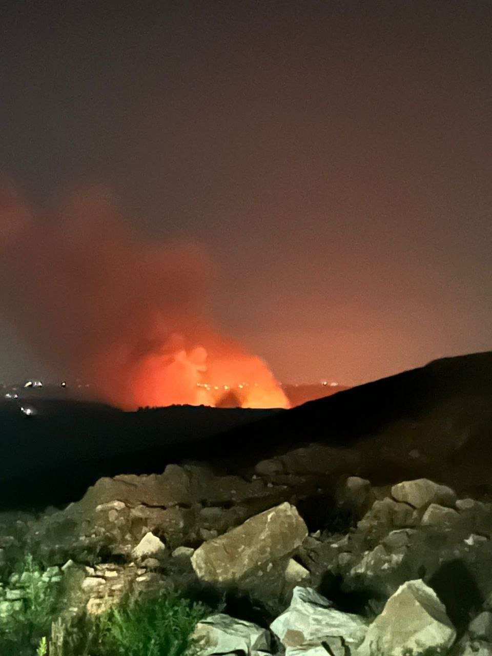 İsrail Livanın cənubunu bombalayır - FOTO/VİDEO - foto 1