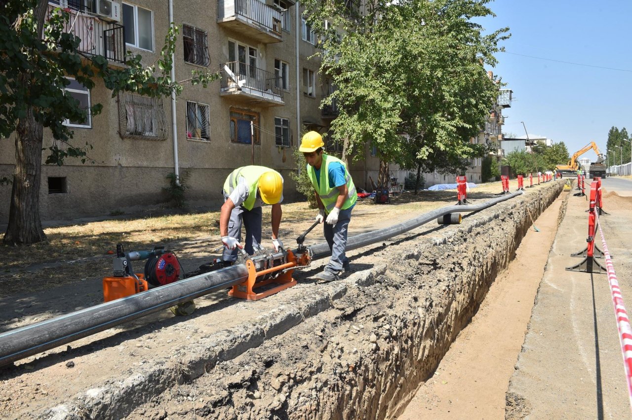 Gəncədə su təchizatı və kanalizasiya sistemi yenidən qurulur - FOTO/VİDEO - foto 1