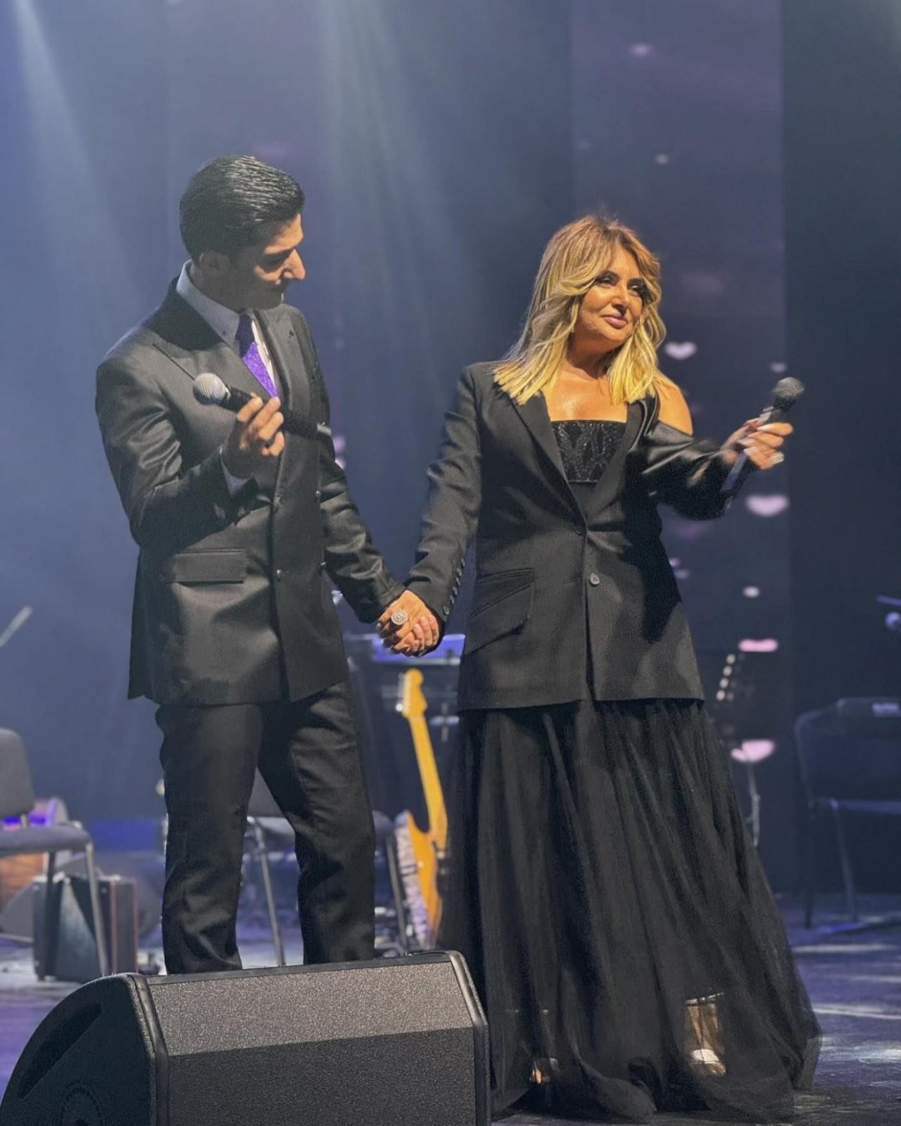 Zülfiyyə Xanbabayeva qardaşının vəfatından sonra ilk dəfə səhnədə - FOTO/VİDEO - foto 3