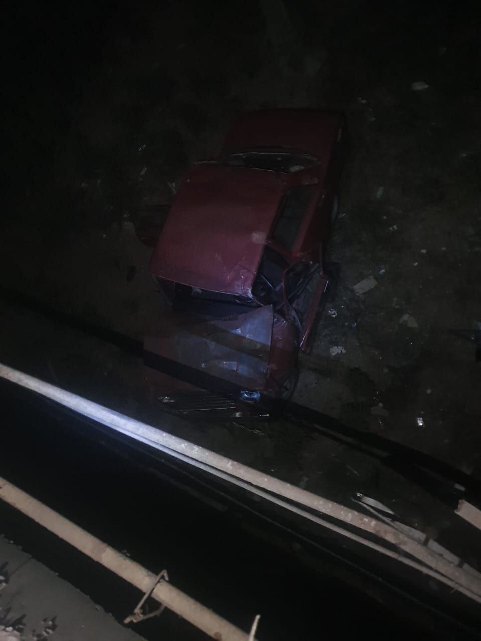 Cəlilabadda avtomobil körpüdən çaya düşüb - FOTO/VİDEO - foto 4