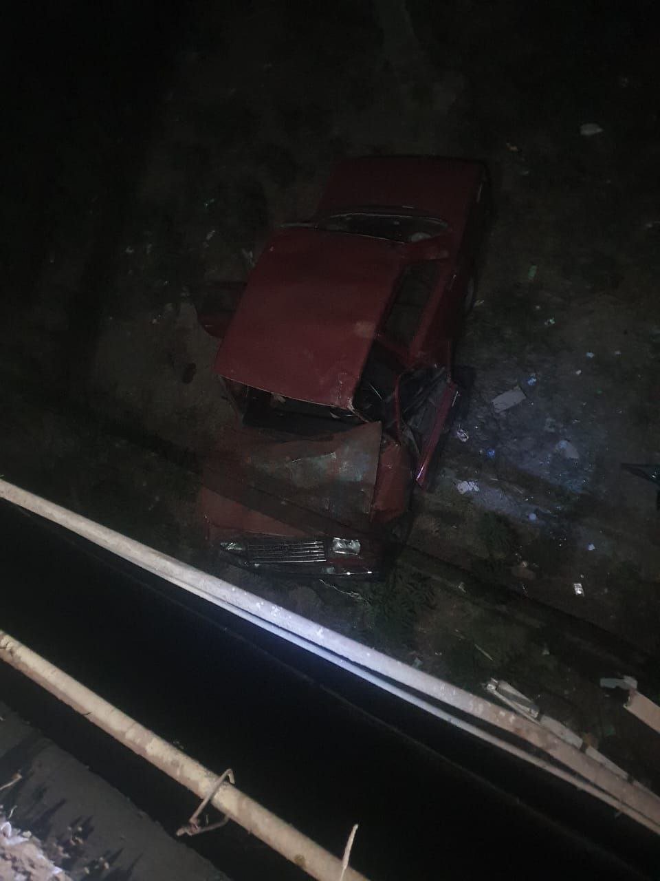 Cəlilabadda avtomobil körpüdən çaya düşüb - FOTO/VİDEO - foto 2