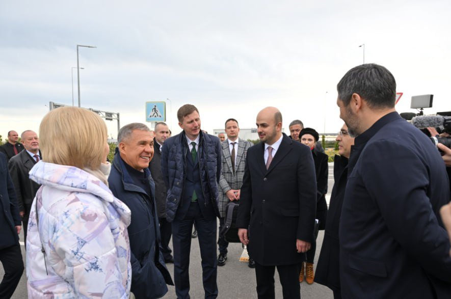 Rüstəm Minnixanov Cəbrayıl, Qubadlı və Zəngilan rayonlarına 3 mikroavtobus hədiyyə etdi - FOTO/VİDEO - foto 1
