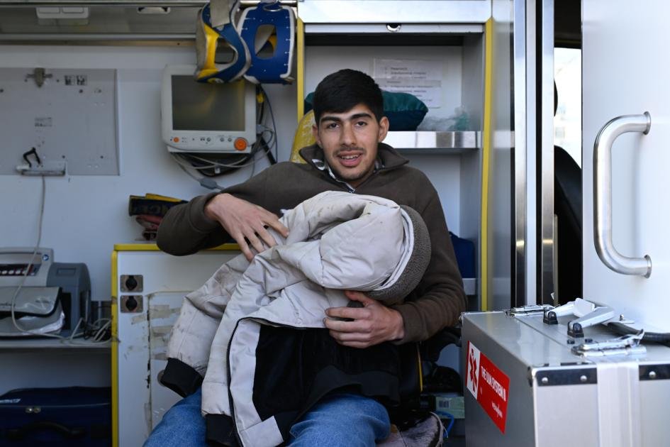 Təyyarə qəzasında sağ qalanlar Aktaudan Azərbaycana yola salınır – FOTO - foto 4