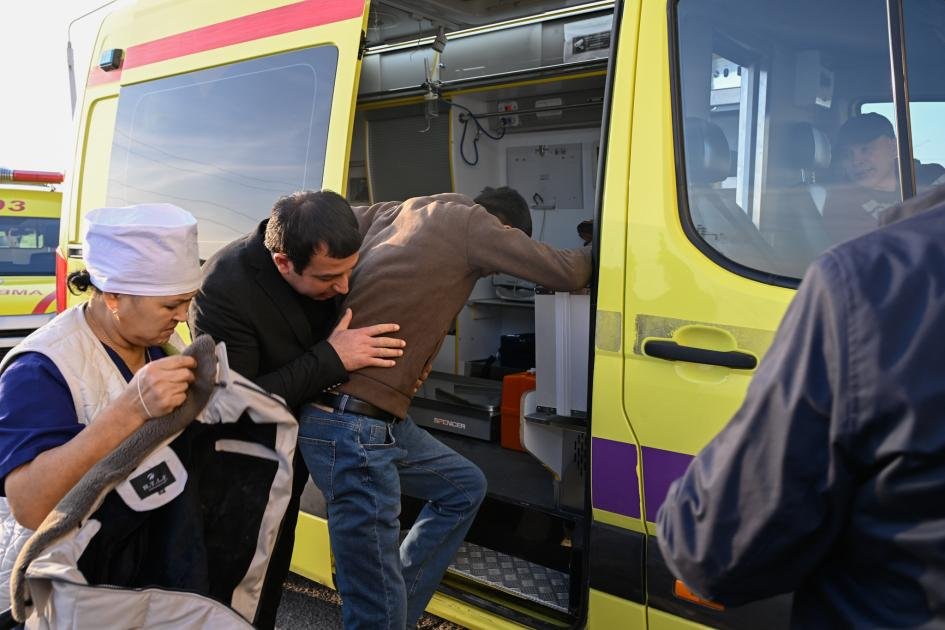 Təyyarə qəzasında sağ qalanlar Aktaudan Azərbaycana yola salınır – FOTO - foto 3