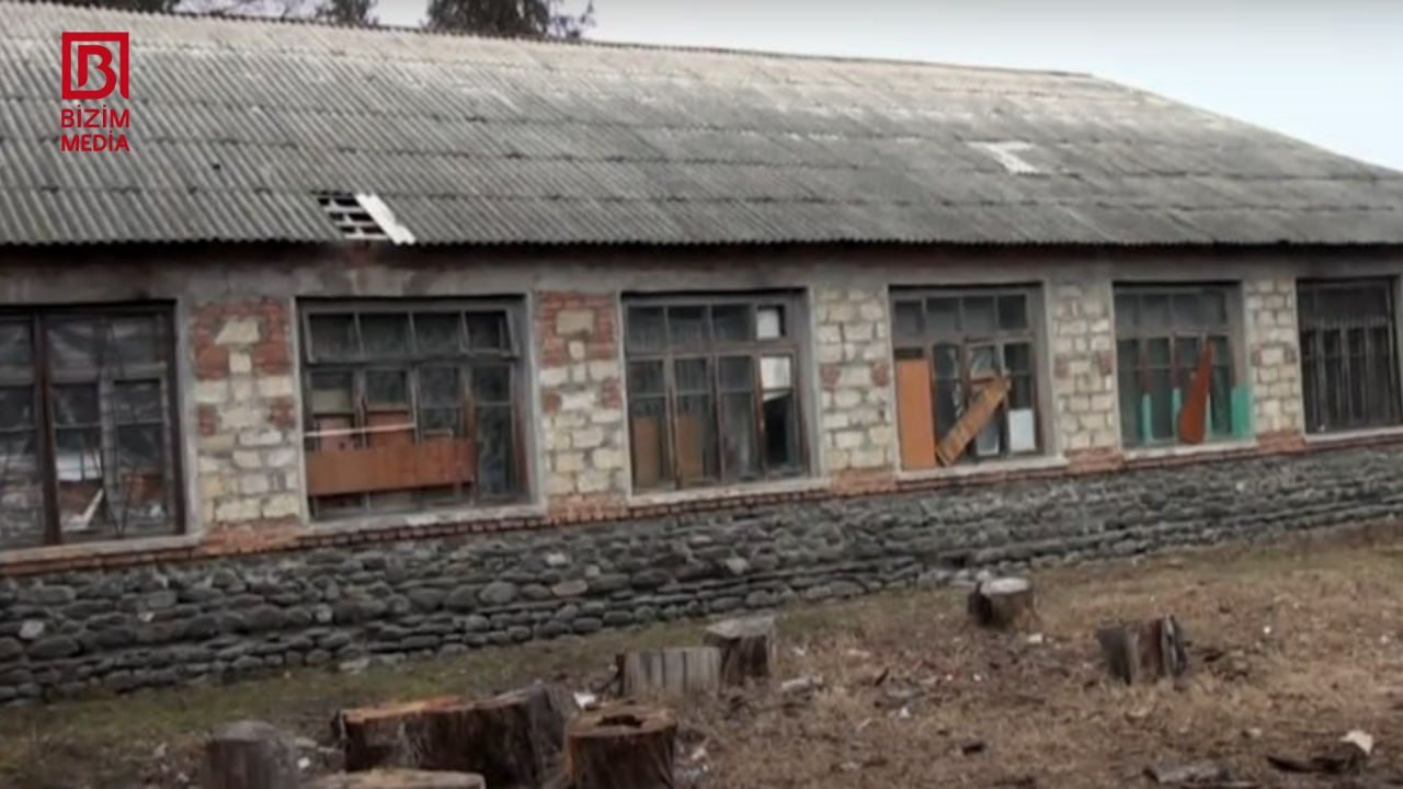 Zaqatala məktəbində BİABIRÇILIQ – Şagirdlər sinif otaqlarında siçan və ilanlarla DƏRS keçir -VİDEOSÜJET - foto 7