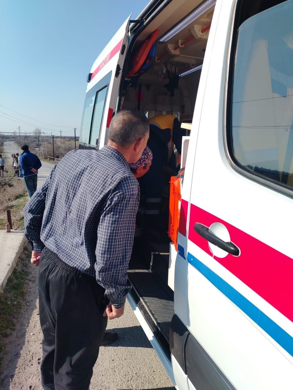 Kürdəmirdə avtomobil su kanalına aşıb, xəsarət alanlar var - FOTO/VİDEO - foto 1