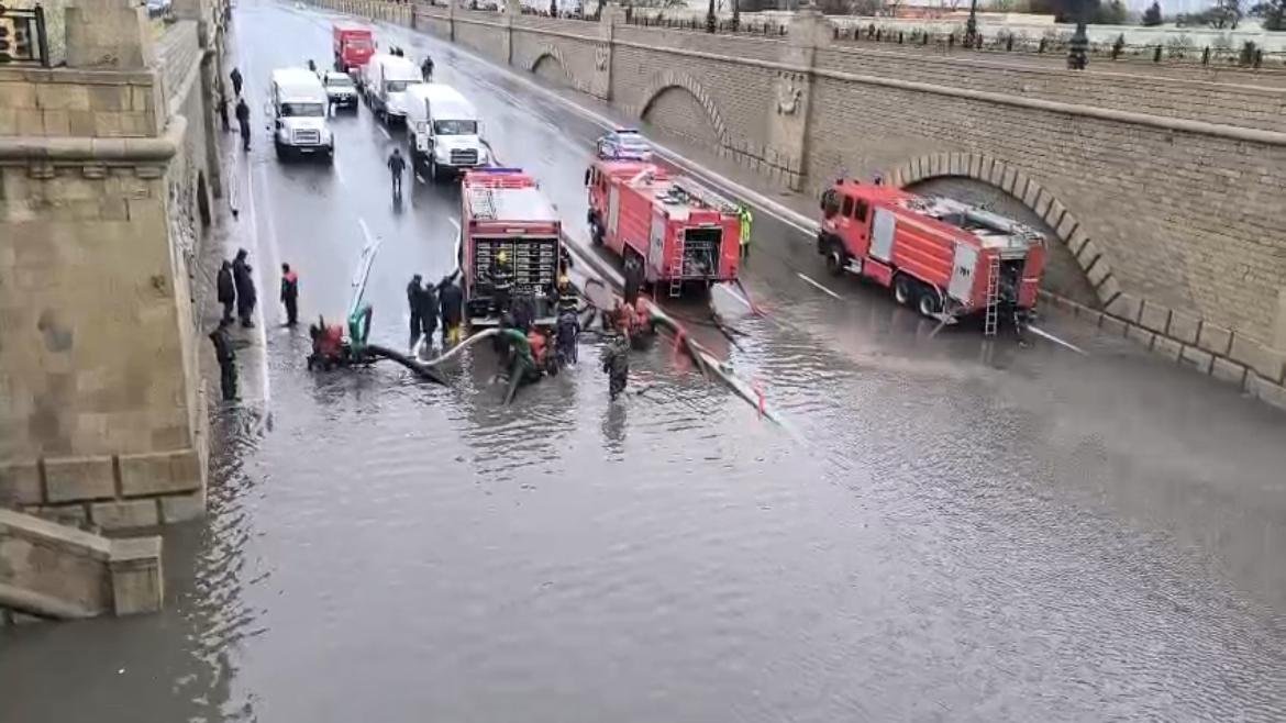 Sabunçu tuneli yağış sularından belə təmizlənir – FOTO/VİDEO - foto 4