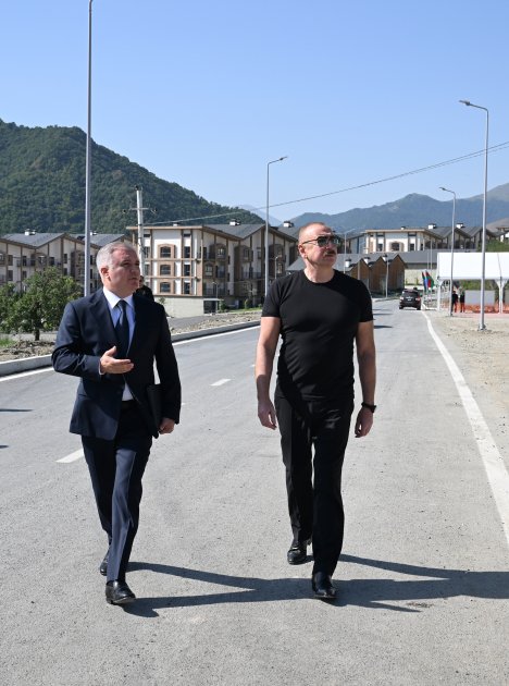 Prezident “Balland – Kəlbəcər balı, arı və arıçılıq məhsulları mağazası”nın açılışında - FOTO/VİDEO - foto 7