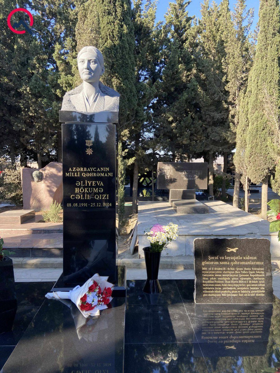 Təyyarə qəzasında həlak olan ekipaj üzvlərinin büstü qoyuldu – FOTO/VİDEO - foto 7