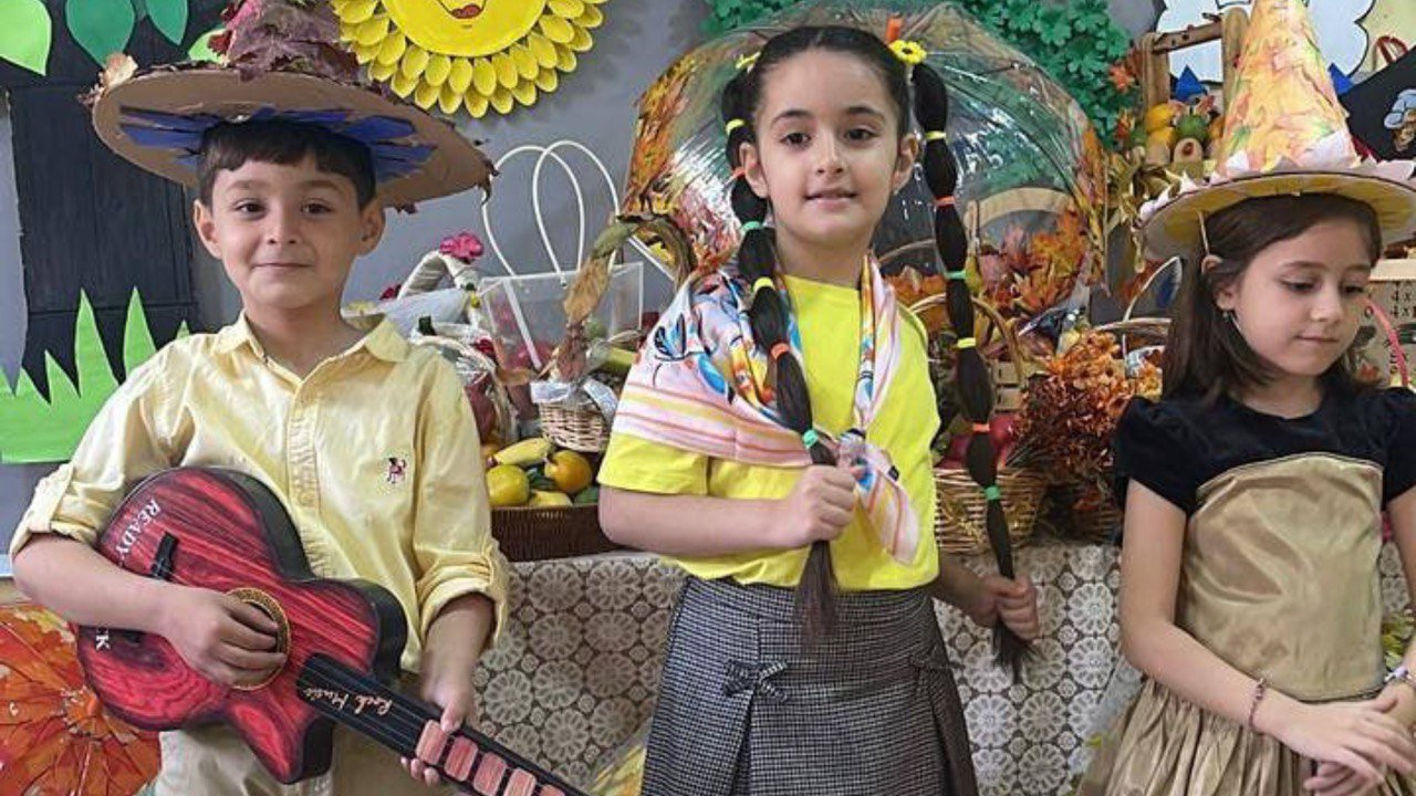 111 saylı məktəbin şagirdləri payızın gəlişini şənliklə qeyd etdilər – FOTO/VİDEO - foto 1