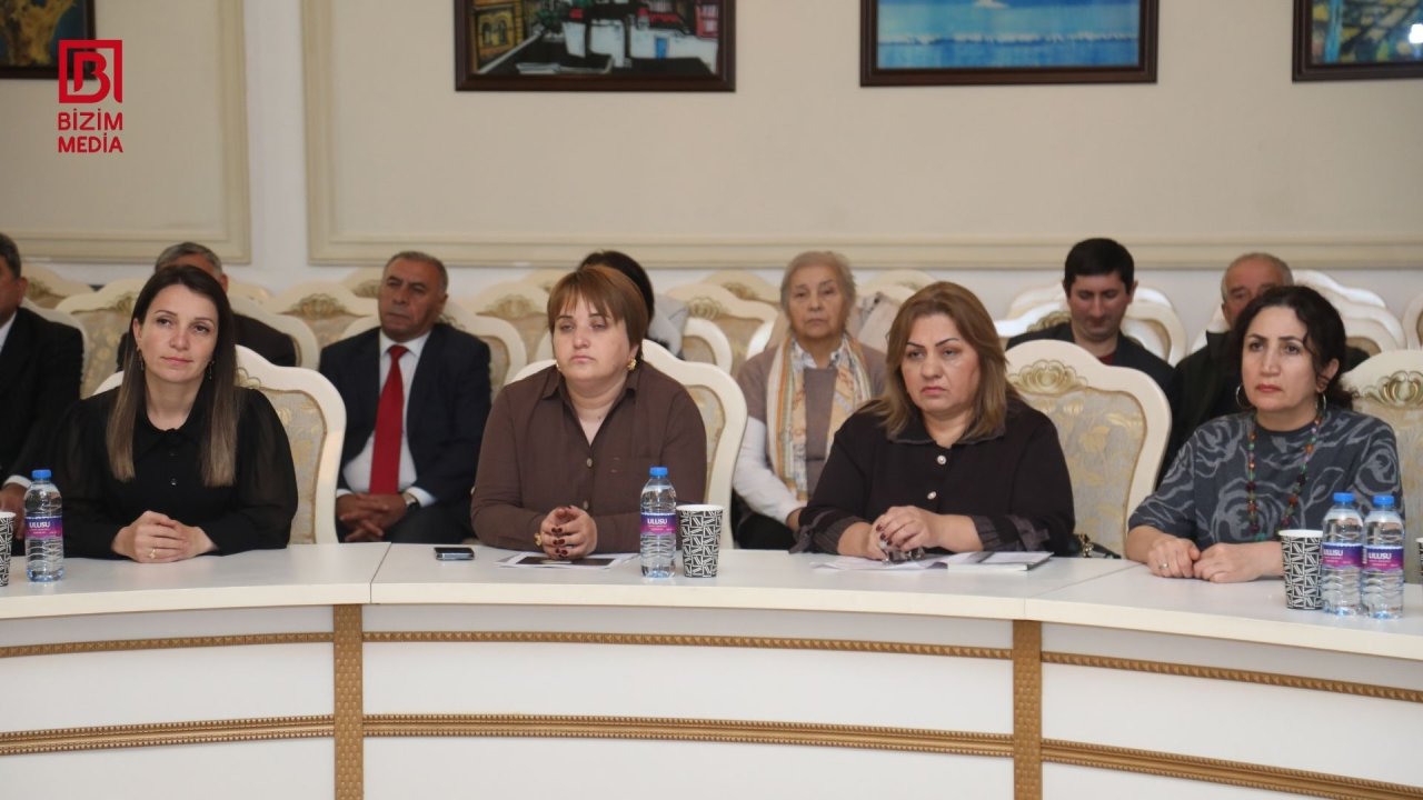 Bir əsrlik söz yolçuluğu – Səsini itirən Gəray Fəzlinin 100 illiyi qeyd olundu – FOTO - foto 7