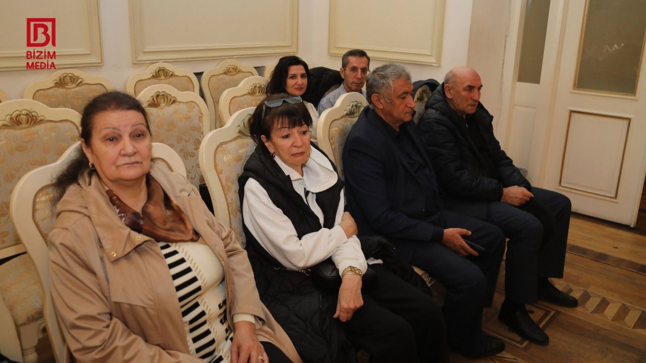Bir əsrlik söz yolçuluğu – Səsini itirən Gəray Fəzlinin 100 illiyi qeyd olundu – FOTO - foto 10